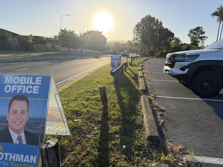 Community Roadside Oxenford